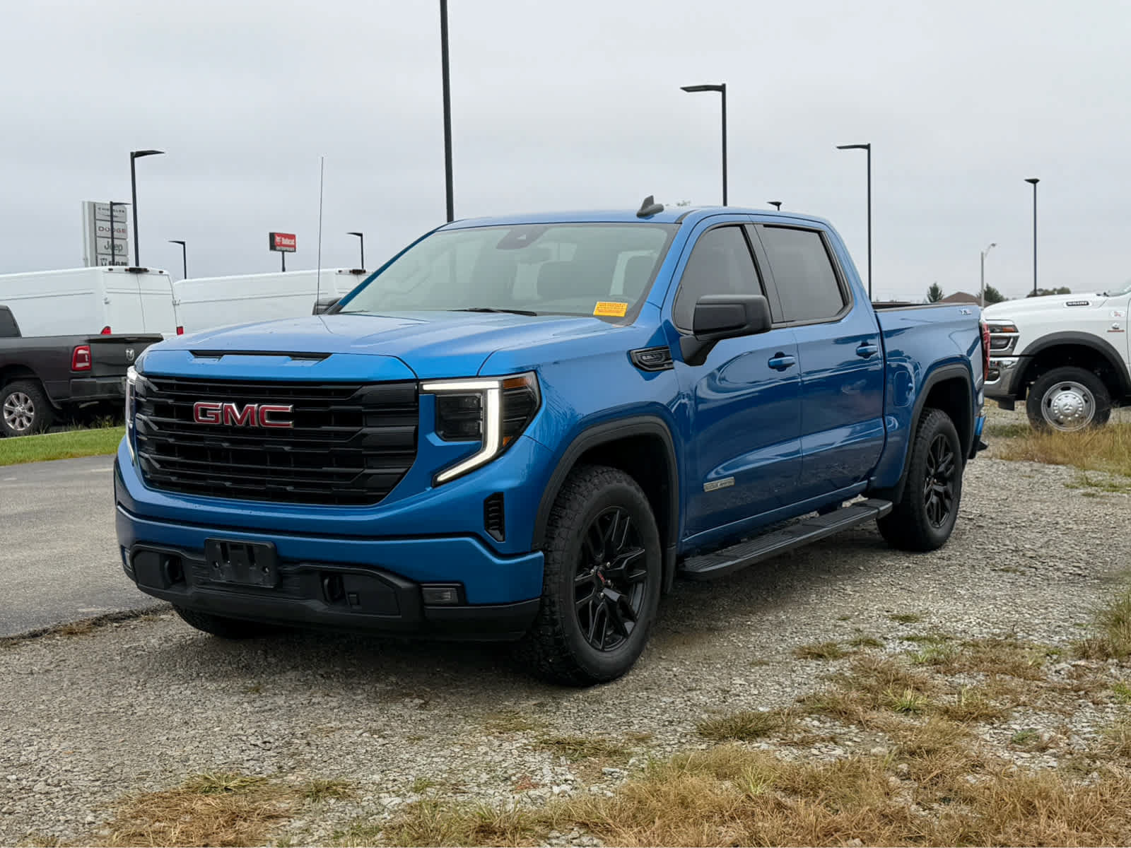 Used 2024 GMC Sierra 1500 Elevation w/ X31 Off-Road Package AWD/4WD image 2