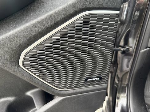 Used 2024 Jeep Grand Cherokee Limited w/ Luxury Tech Group II image 12