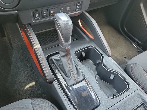 Used 2022 Nissan Frontier Pro-X RWD image 16