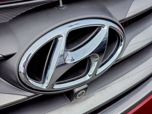 Used 2017 Hyundai Santa Fe Sport w/ 2.0T Ultimate Tech Package 05 image 3