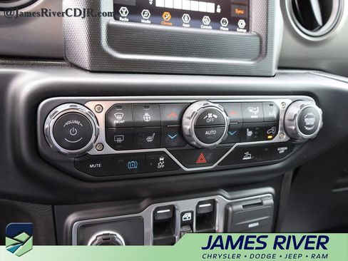 Used 2023 Jeep Wrangler Unlimited w/ Cold Weather Group AWD/4WD image 35