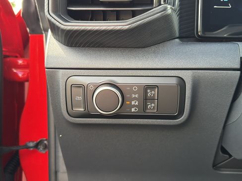 Used 2025 Ford Mustang Convertible RWD image 26
