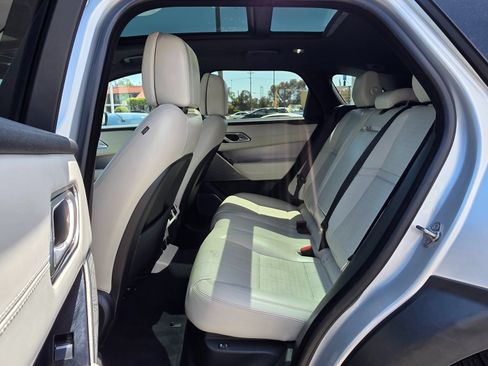 Used 2018 Land Rover Range Rover Velar R-Dynamic HSE AWD/4WD image 18