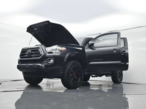 Used 2022 Toyota Tacoma SR5 w/ Technology Package RWD image 31