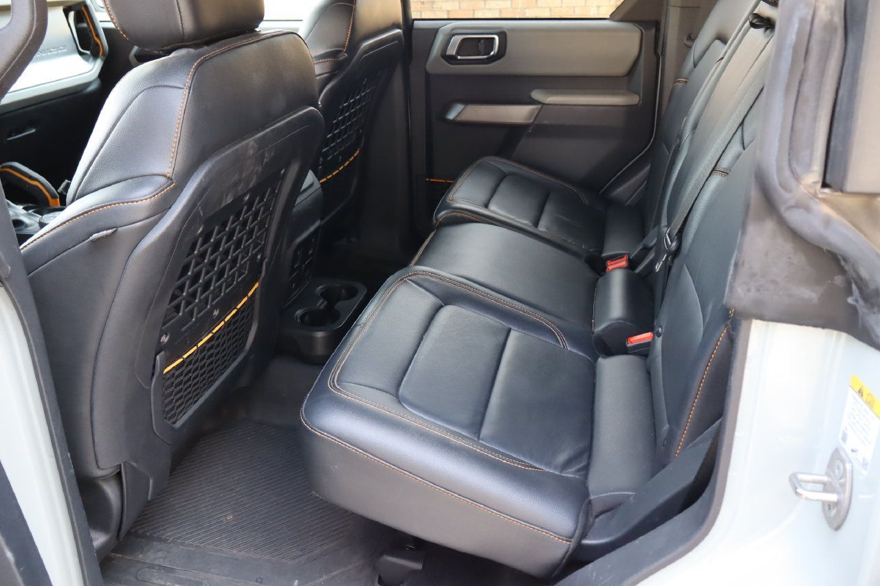 Used 2022 Ford Bronco Badlands AWD/4WD image 5