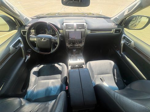Used 2015 Lexus GX 460 w/ Premium Package AWD/4WD image 17