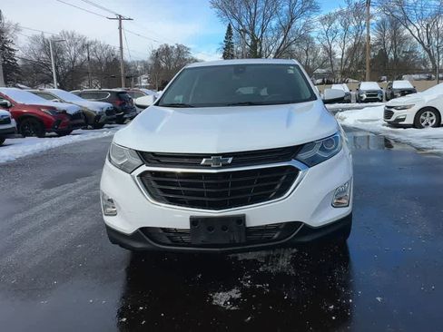 Used 2020 Chevrolet Equinox LT w/ Driver Convenience Package image 3