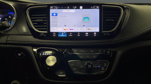New 2026 Chrysler Pacifica Select FWD image 12