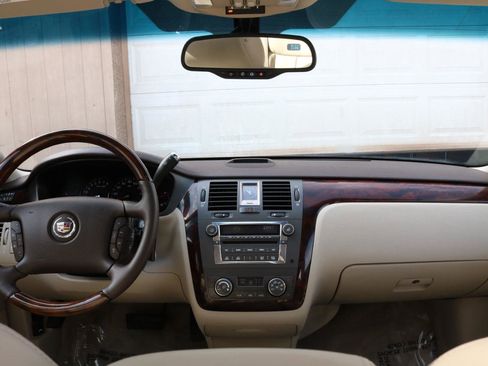 Used 2009 Cadillac DTS w/ Sun And Sound Package image 45