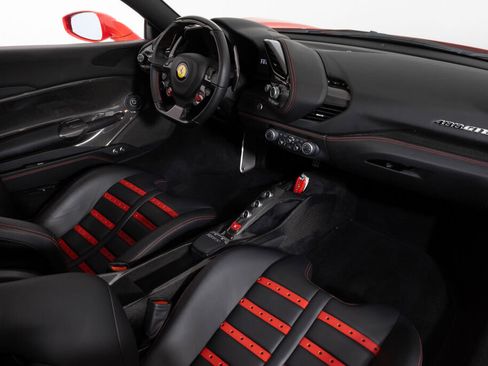 Used 2017 Ferrari 488 GTB image 40