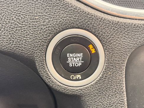 Used 2018 Dodge Charger R/T image 45