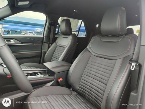 New 2026 Ford Explorer ST-Line w/ ST-Line Street Pack image 9