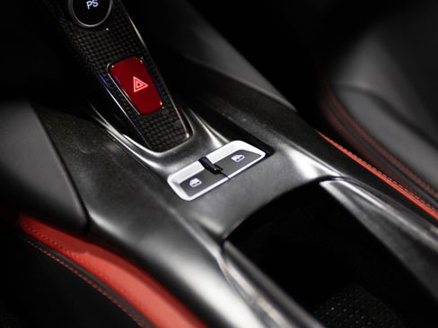 Used 2019 Ferrari 812 Superfast RWD image 32