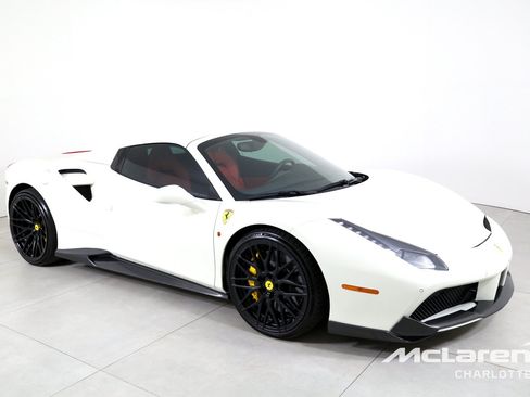 Used 2018 Ferrari 488 Spider RWD image 3