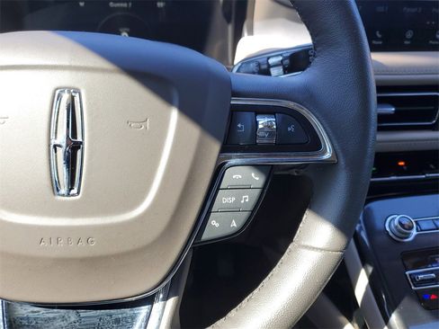 Certified 2022 Lincoln Nautilus FWD w/ Premium Package image 25