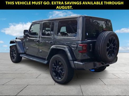 Used 2021 Jeep Wrangler Unlimited Sahara AWD/4WD image 5