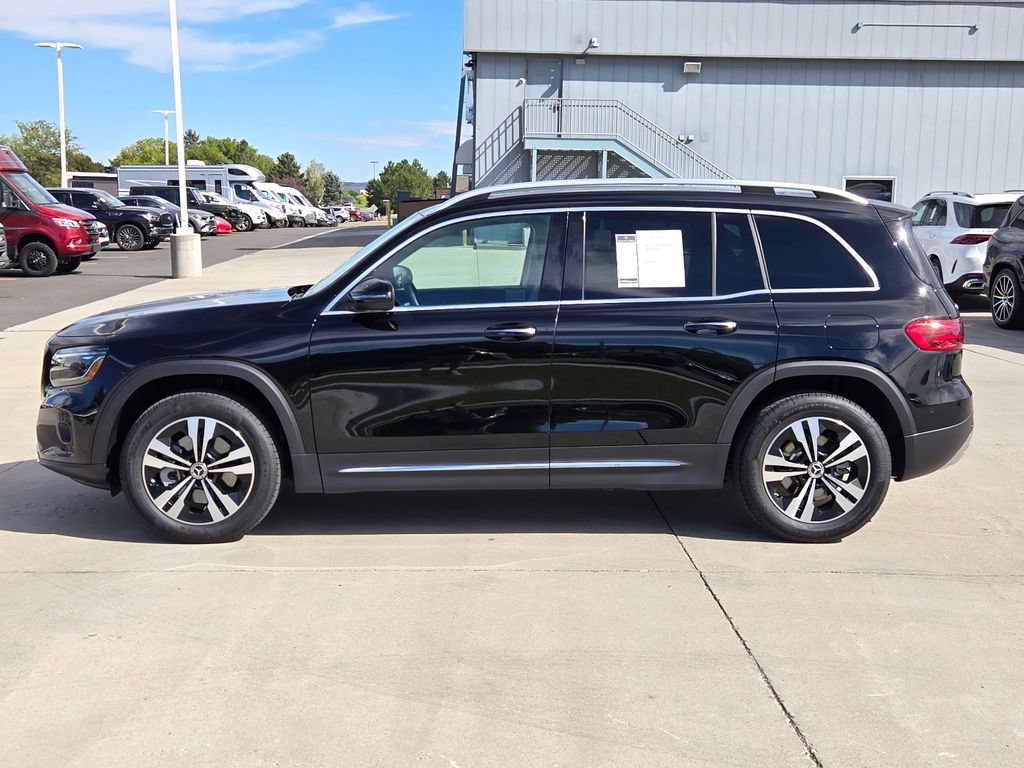 Used 2025 Mercedes-Benz GLB 250 4MATIC image 41