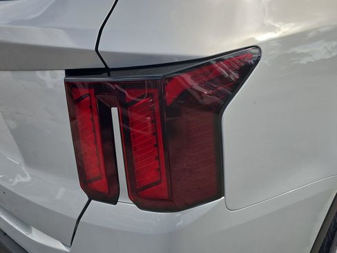 New 2026 Kia Sorento LX FWD image 11