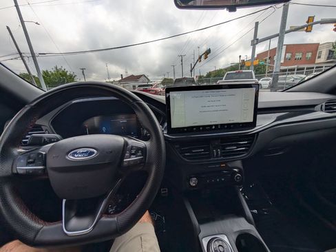 Used 2023 Ford Escape ST-Line w/ Tech Pack #1 FWD image 21