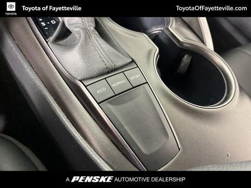 Used 2024 Toyota Camry SE image 30