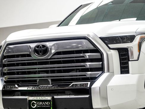 Used 2025 Toyota Tundra Limited AWD/4WD image 2