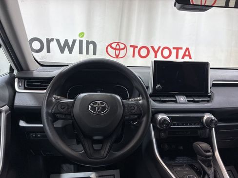 Used 2025 Toyota RAV4 XLE AWD/4WD image 22