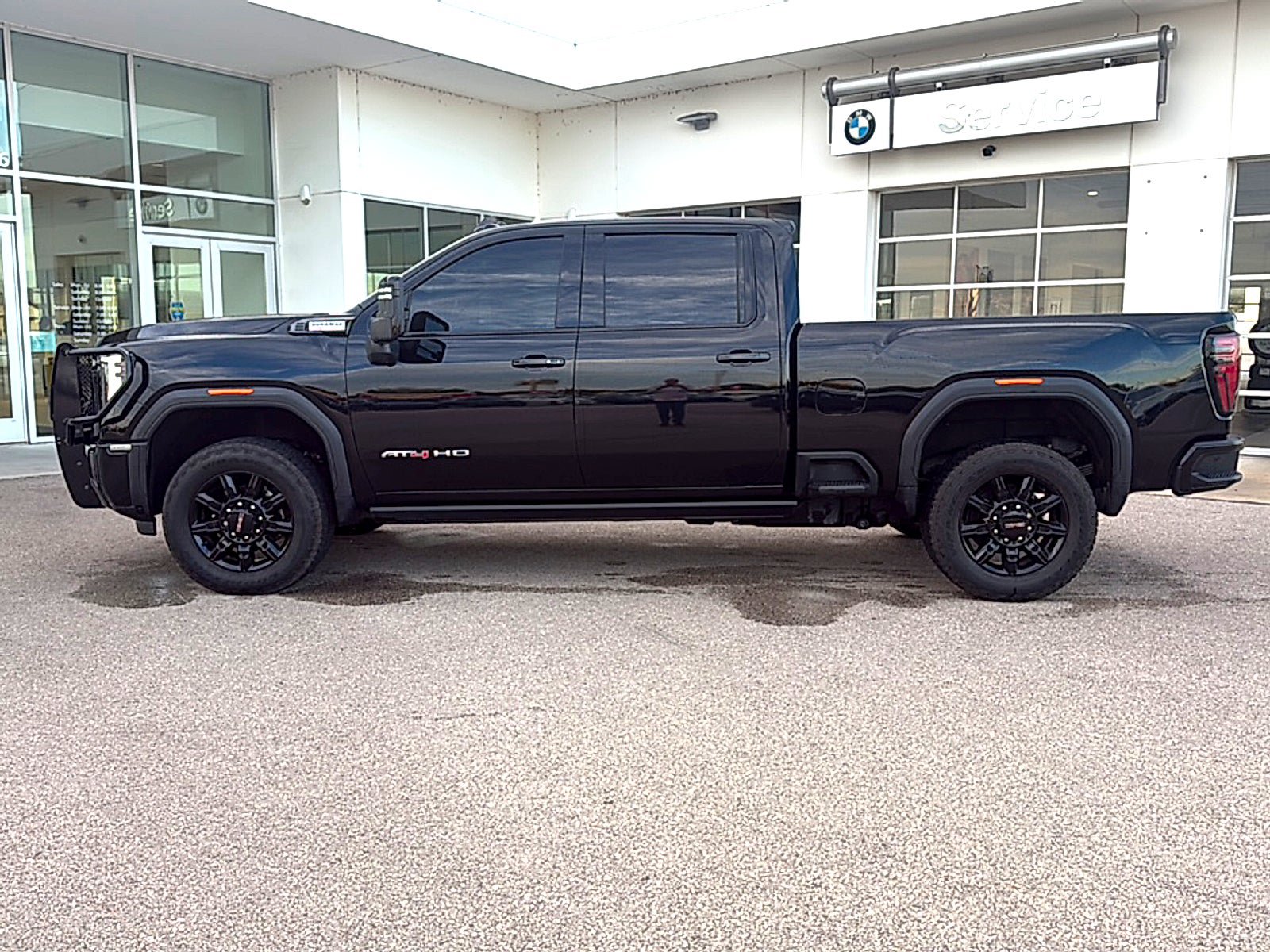 Used 2024 GMC Sierra 3500 AT4 w/ AT4 Premium Plus Package AWD/4WD image 4