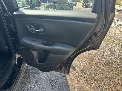 Used 2025 Honda HR-V LX image 5