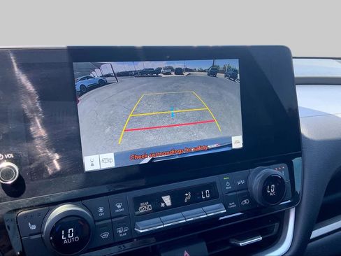 Used 2024 Toyota Grand Highlander AWD image 27