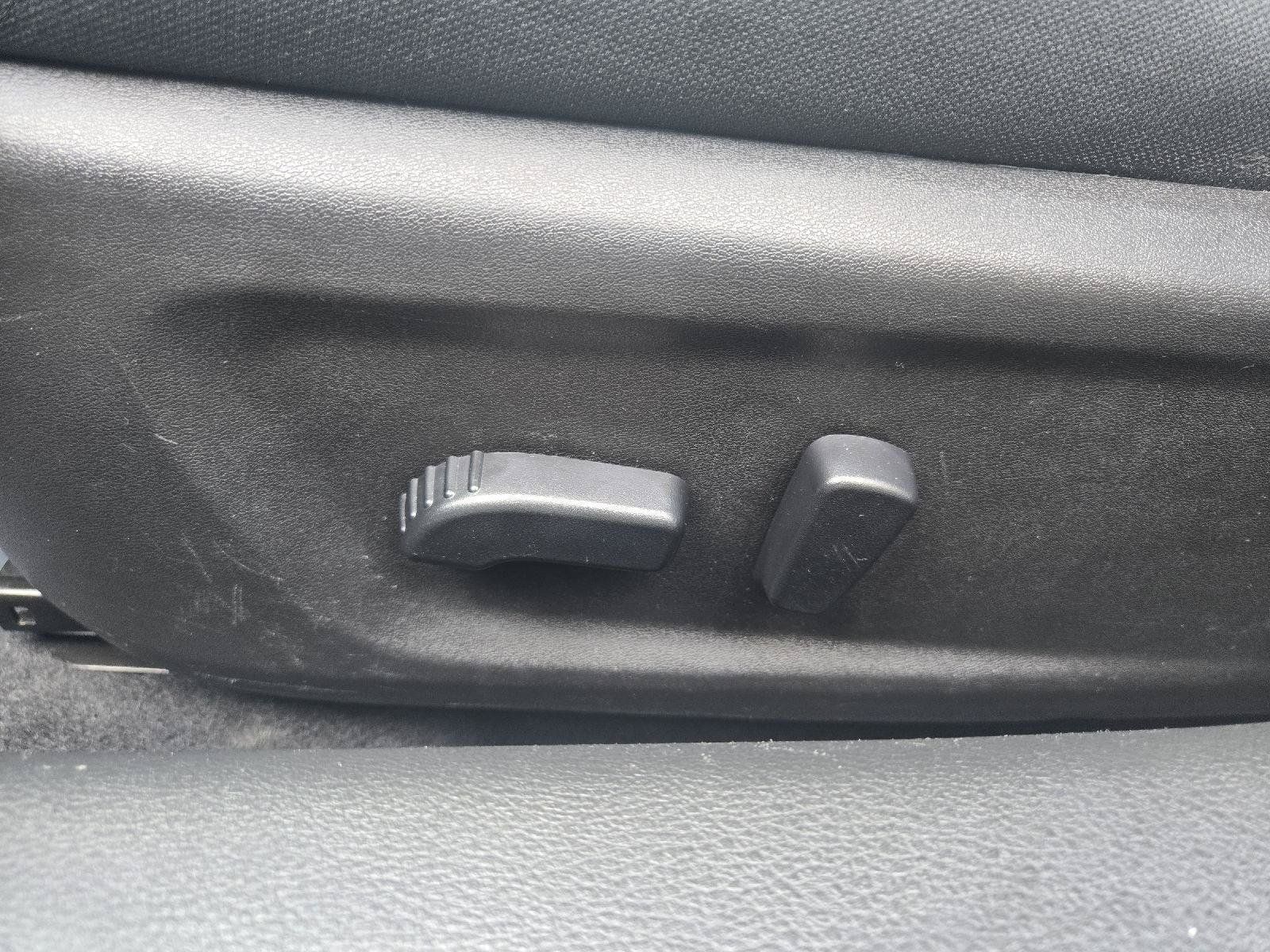 Used 2025 Nissan Altima 2.5 SV FWD image 13