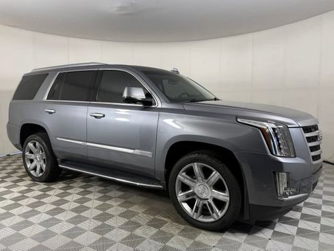 Used 2019 Cadillac Escalade Luxury AWD/4WD image 11