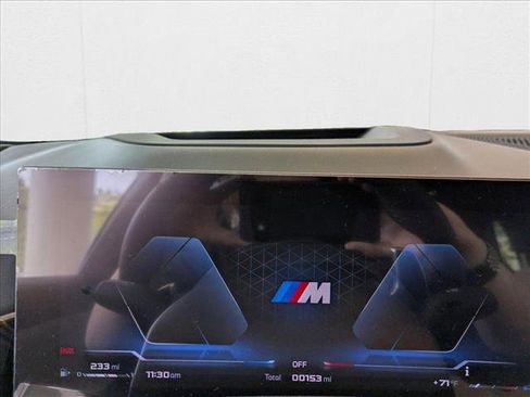 Used 2025 BMW X7 M60i w/ Executive Package image 11