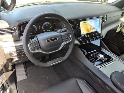New 2025 Jeep Wagoneer L Series II w/ Premium Group I image 15
