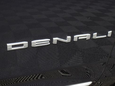 Used 2025 GMC Yukon XL Denali AWD/4WD image 59