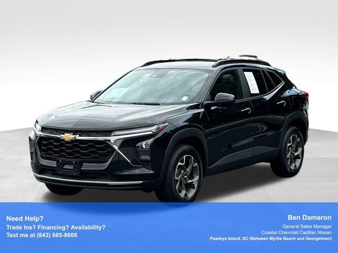 Used 2024 Chevrolet Trax LT w/ Driver Confidence Package FWD image 1