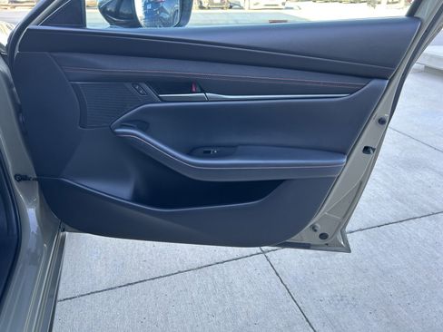 Used 2024 MAZDA MAZDA3 s image 19