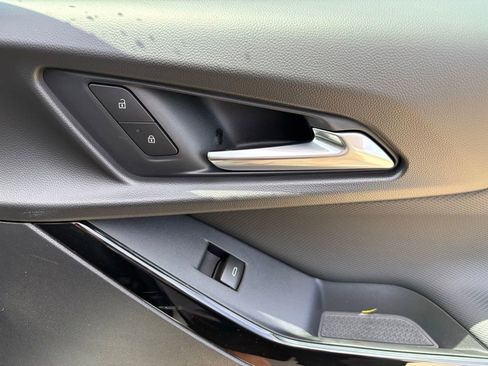 New 2026 Chevrolet Equinox LT w/ Convenience Package II FWD image 37