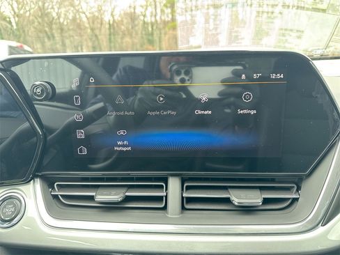 New 2026 Chevrolet Trax LT w/ Sunroof Package image 27