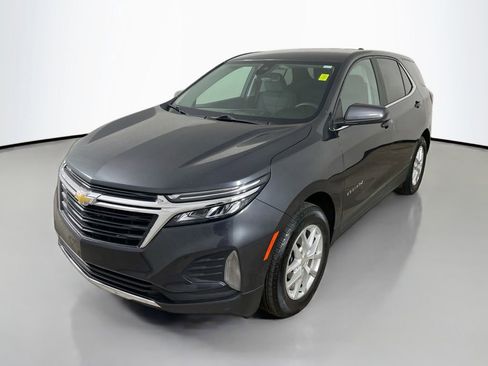 Used 2023 Chevrolet Equinox LT image 3