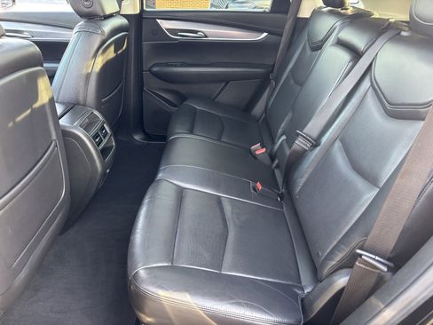 Used 2017 Cadillac XT5 Luxury w/ Driver Awareness Package image 17