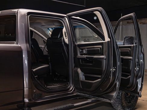 Used 2018 RAM 2500 Laramie w/ Sport Appearance Group AWD/4WD image 30