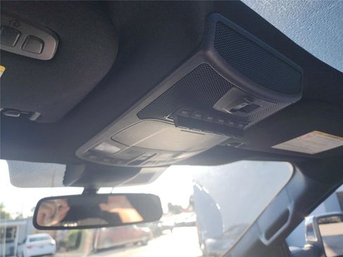 Used 2022 Ford F250 Platinum w/ Tremor Off-Road Package image 38