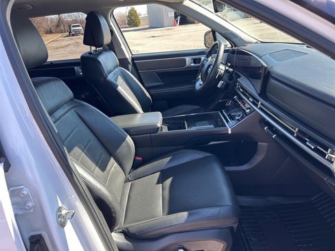 Used 2025 Hyundai Santa Fe Limited image 17