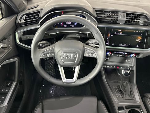 Used 2025 Audi Q3 2.0T Premium image 13