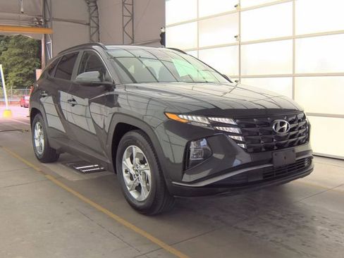 Used 2024 Hyundai Tucson SEL FWD image 2