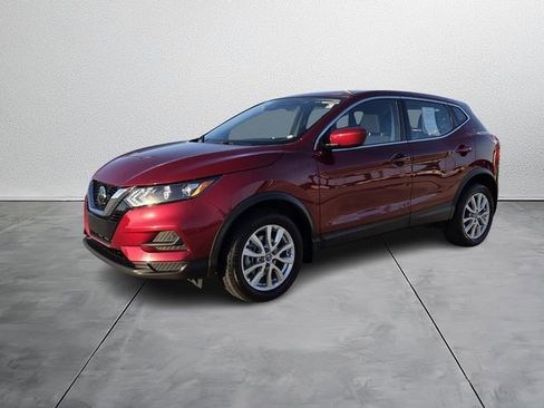 Used 2021 Nissan Rogue Sport S image 2