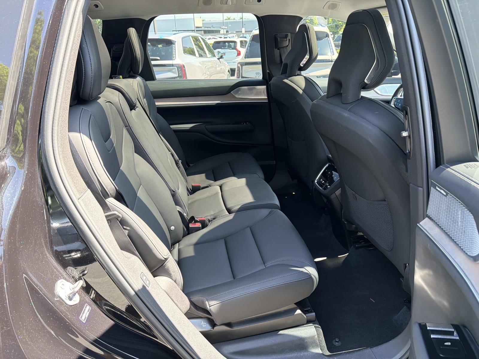Certified 2025 Volvo EX90 Ultra AWD/4WD image 25