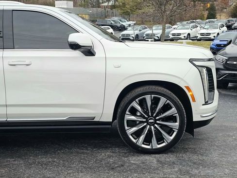 Used 2025 Cadillac Escalade Premium Luxury w/ Touring Package image 7