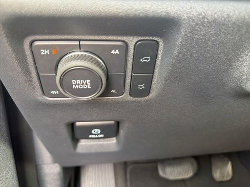 Used 2025 Ford Expedition Max Active image 17