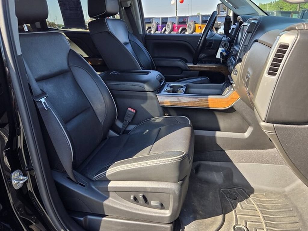 Used 2019 Chevrolet Silverado 2500 High Country w/ Duramax Plus Package AWD/4WD image 13